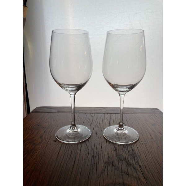 Teardrop Stemmed Wine Glass – Elegant All-Purpose Glass for Red & White Wine